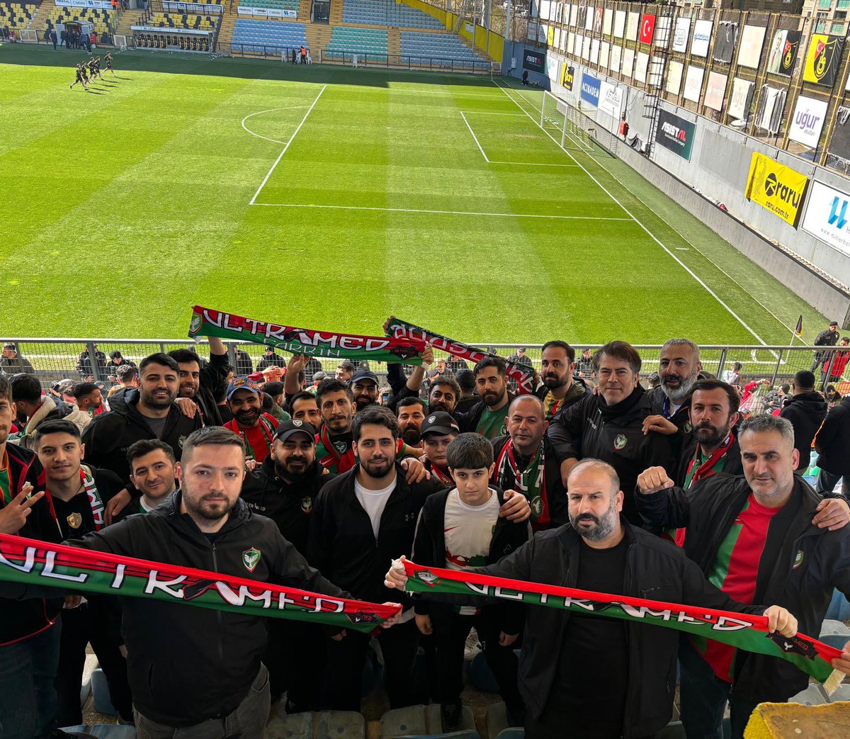 ultramed34's tweet photo. GALİBİYET POZUMUZ😎🟢🔴
#Amedspor #UltrAmed https://t.co/AvUbszpSIz