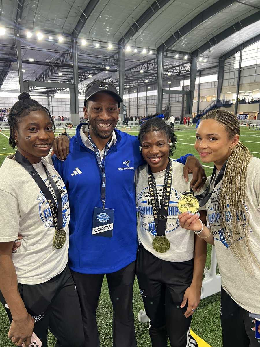 DavidBurnett02's tweet photo. 3 hurdle entries → 3 All-Americans

All 3 ran PRs in the prelims, made the final, and now sit Top 10 in school history:

Laha
Augustine
Bergstroem Weekes

Also placed 7th place in 4x400 

Sneak peak at training session before nationals 👀

#hurdles #trackandfield #juco https://t.co/GMhTmSTdeC