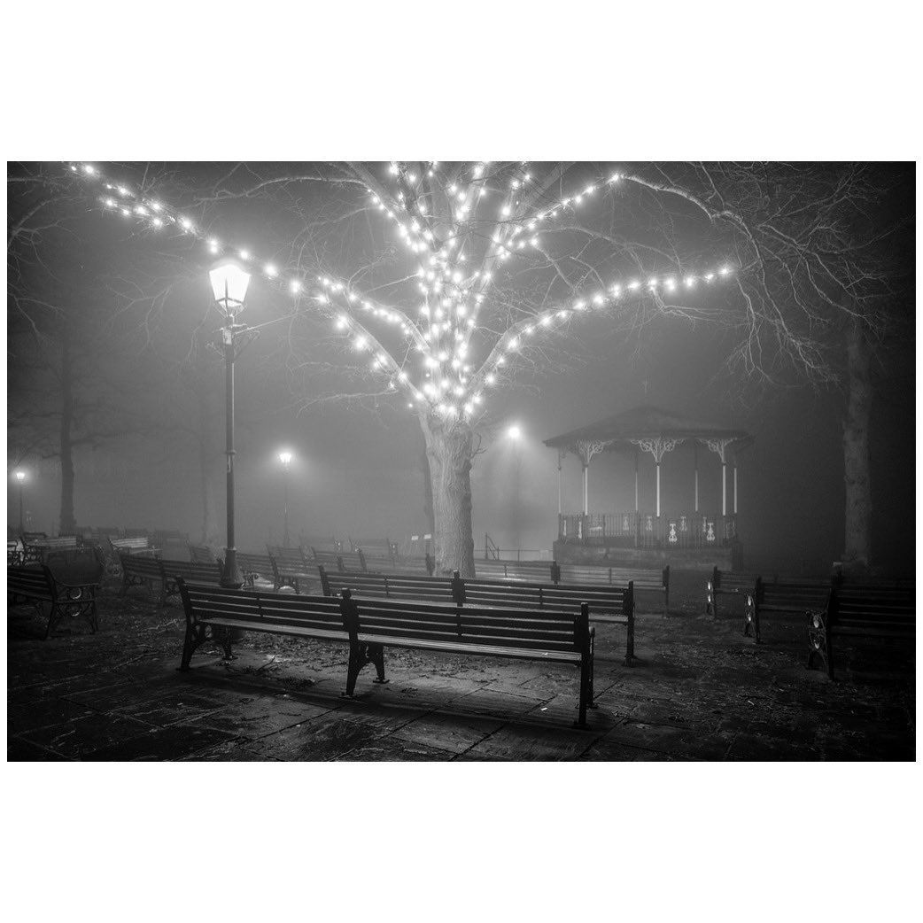 andyhowe100's tweet photo. The Groves/Chester, Cheshire. An image shot at the Groves/River Dee, Chester, on a misty evening in January 🤍 @ShitChester @VisitChester_ #chester https://t.co/KFaXkvH8W8