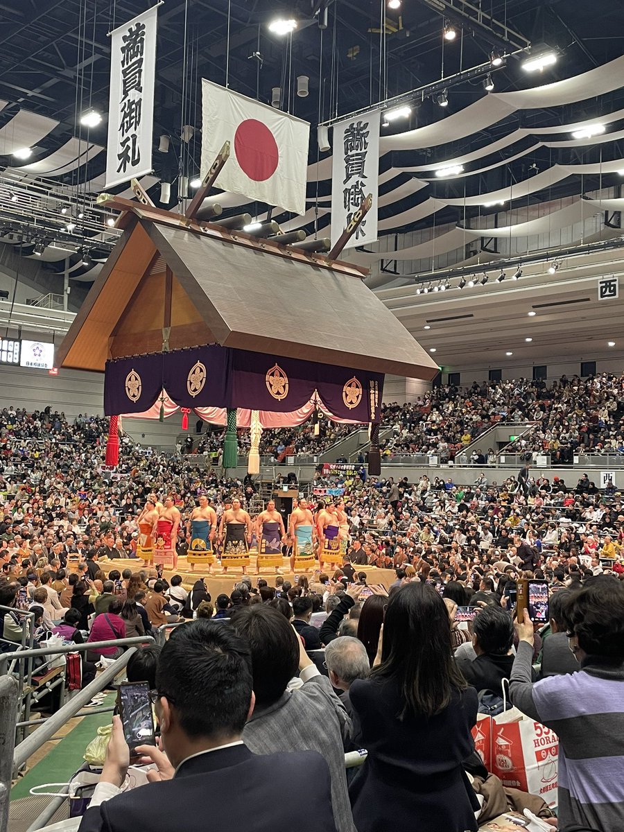 rom_1218's tweet photo. 近年ずっと行きたい思てた大相撲。
めっちゃ良かった。
#大相撲 #春場所 #美ノ海 #ちゅらのうみ https://t.co/R8gEKRAANL