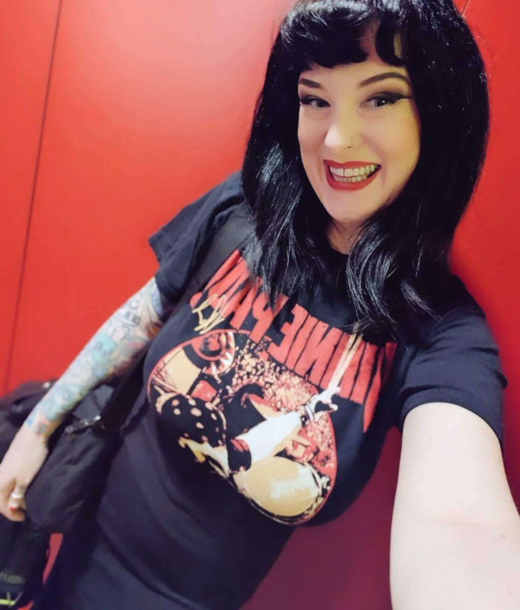 Diana Von Rigg tweet media