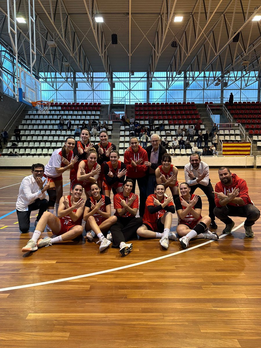 geieg1919's tweet photo. Cop d'autoritat del GEiEG Pacisa contra el Femenino Alcorcón (65-57) en el duel directe per la segona plaça.
Desfem l'empat a la classificació i posem peu i mig al Play-off d'ascens. Aquest equip no té sostre! 💪✨
Som-hi @GEiEGBasquet @FCBQ
#LF2 #BasquetFemení #GEiEG #Girona https://t.co/rqYfOuYhnM