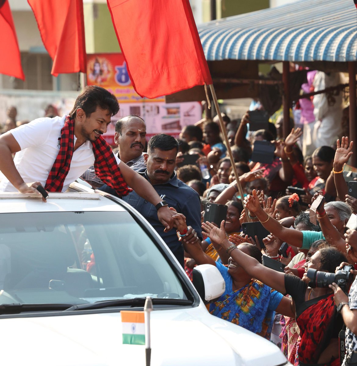Udhaystalin's tweet photo. கடலூர் மேற்கு மாவட்டத்திற்கு இன்று வருகை தந்த போது, திட்டக்குடியில் உற்சாகமிகு வரவேற்பை அளித்த கழக உடன்பிறப்புகளுக்கு என் அன்பும், நன்றியும்!

@cvganesan1 https://t.co/dqLry9p48g