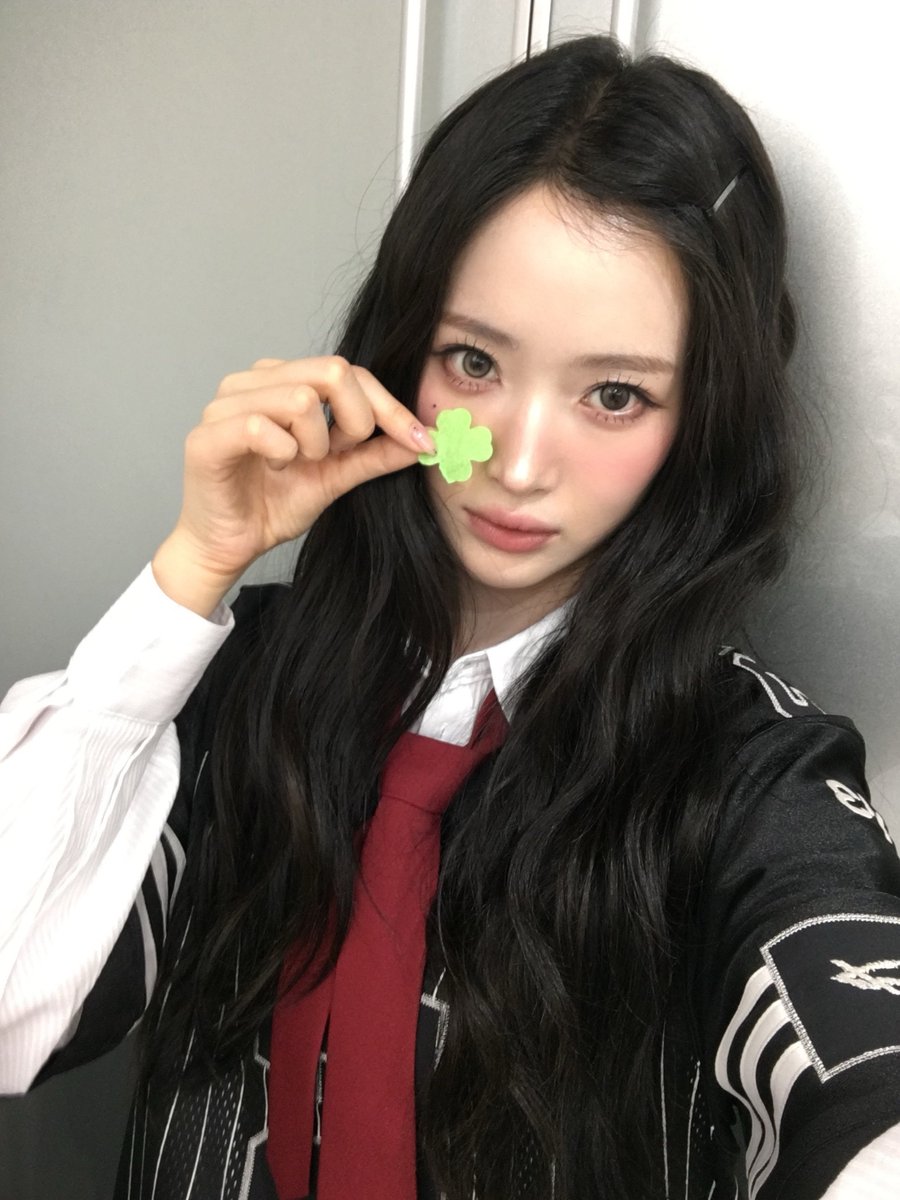 H1KEY_official's tweet photo. [🧸✨] 낭만이 넘치는 마이키의 첫사랑 이 서 이! 🤎

#H1KEY #하이키 #ハイキー  
#SEOI #서이 #ソイ 
#GORUN https://t.co/0cEMLjzvlo