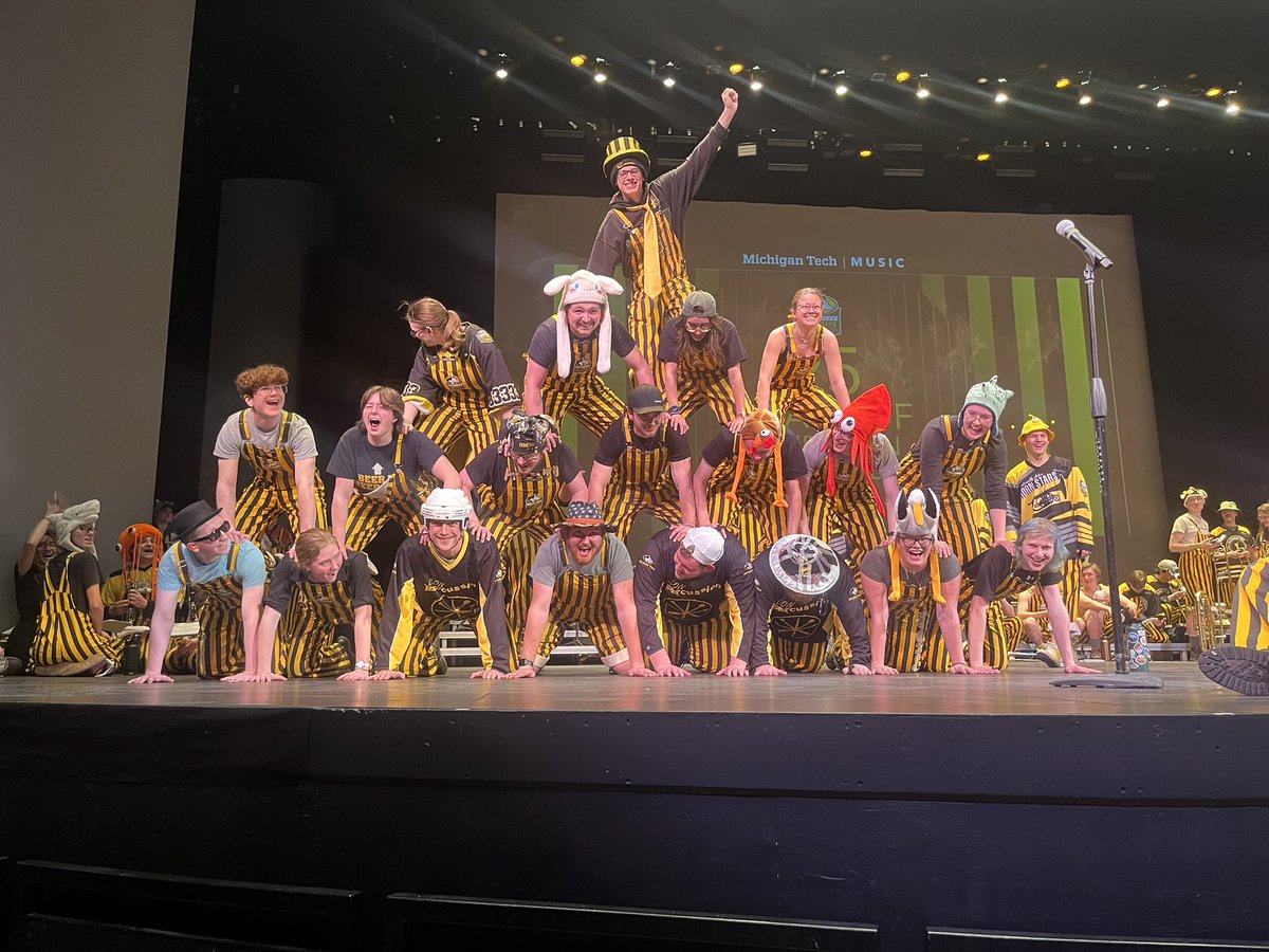 The Huskies Pep Band tweet media