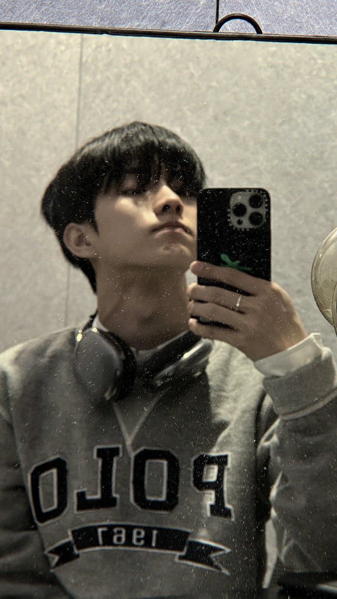 jcm_tbz115's tweet photo. 아이돌 큐 말고 일반인 지창민이였으면 어땠을까 생각이 드네… https://t.co/djUUAyzwE0