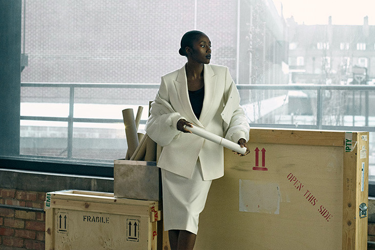 europawire's tweet image. HUGO Presents New Spring Summer 2026 Collection Combining Retro Resort Aesthetics with Modern Urban Tailoring news.europawire.eu/hugo-expands-c…

@HUGOBOSS #fashion #springsummer2026 #versatility #selfexpression #lifestyles #aesthetics #retail #marketing