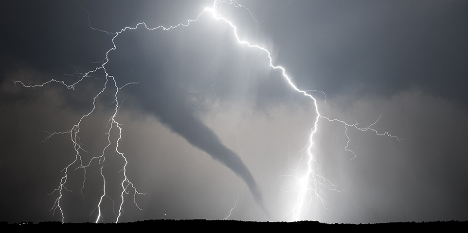 IJCSA's tweet photo. International #Janitorial #Cleaning Services Association News: Violent Storms Rip Across The Midwest - https://t.co/vjGS2pJiKF https://t.co/JMNOXpoxsB