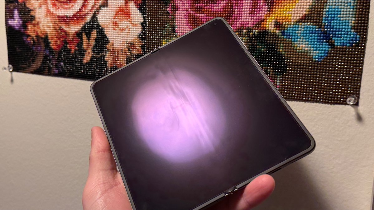 alexmaxham's tweet photo. OPPO Find N6 with that zero-crease display 👀 https://t.co/3n7DwIM4hk
