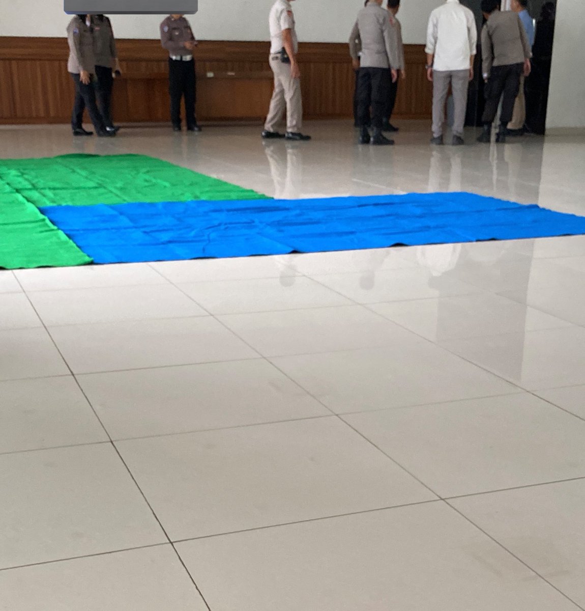anaysyna's tweet photo. @unsoedmfs ni min tbtb rame pulici di gedung fisip lt 3 https://t.co/e6N8IDWYAY