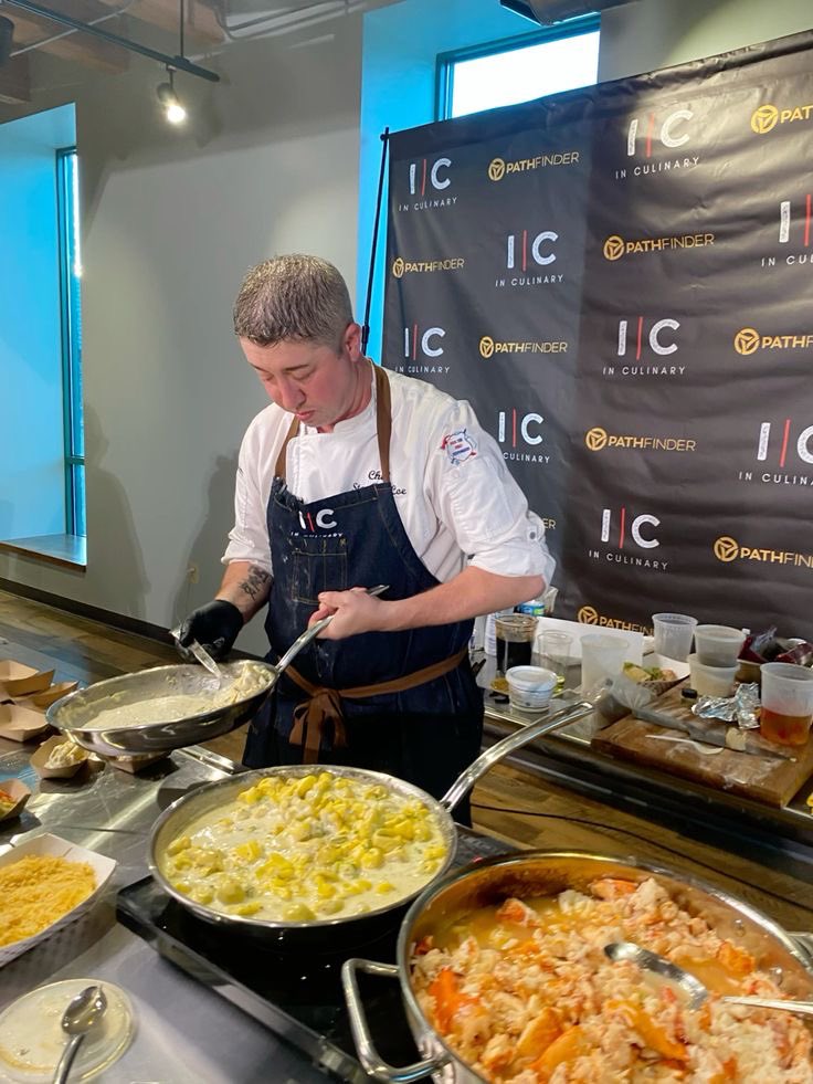 Kaysmith7432's tweet photo. Called for Pathfinder services 🍟👩‍🍳❤️with the event groups Chef 🧑‍🍳 MR Kennel 🍟❤️Best chef ever 👨‍🍳❤️🍟 https://t.co/9od7DGTKNB