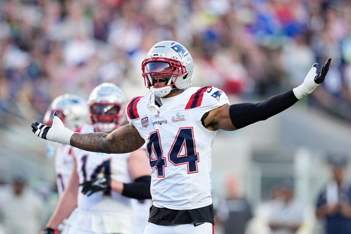 RapSheet's tweet image. Sources: #Patriots edge K'Lavon Chaisson is signing with the #Commanders. Another edge for Washington. 

The deal is for 1-year and $12M and was done by David Mulugheta of @AthletesFirst.