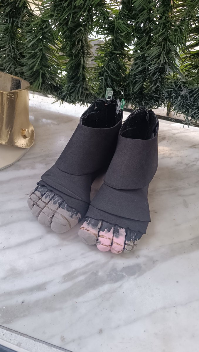 lilunariae's tweet photo. Malenia's feet wip... https://t.co/KppDLfS7O2