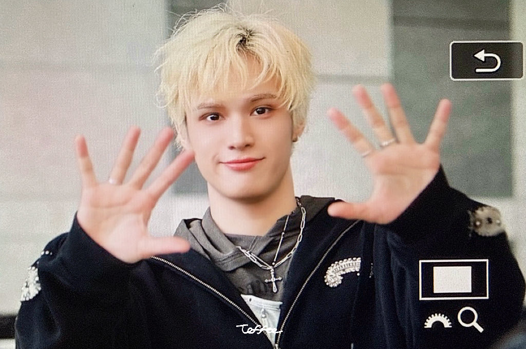 𝗧𝗼𝗳𝗳𝗲𝗲 tweet media