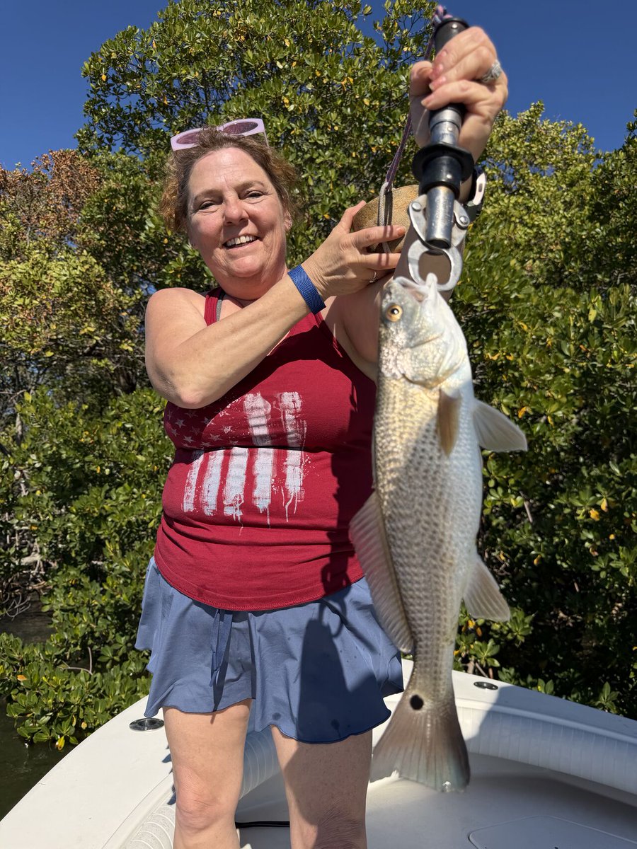 CaptRichA's tweet photo. These two stayed hooked up all day—redfish after redfish! 🎣 Another beautiful day on Tampa Bay, and the spring bite is in full throttle. 

-Tampa Fishing Charters (Year-round)
-Boca Grande Tarpon Charters (April, May & June - NOW BOOKING FOR 2026)
-Tampa Fishing Kids Camp (Fall break, Winter Break, Spring Break & Summer Break)
-Corporate Fishing Outings (No size too big)