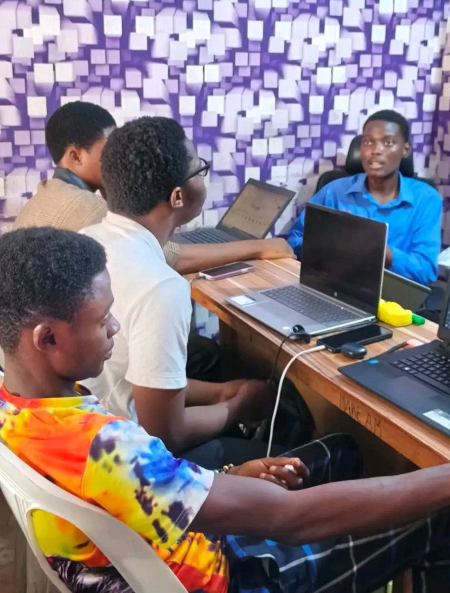 Akasintech tweet media