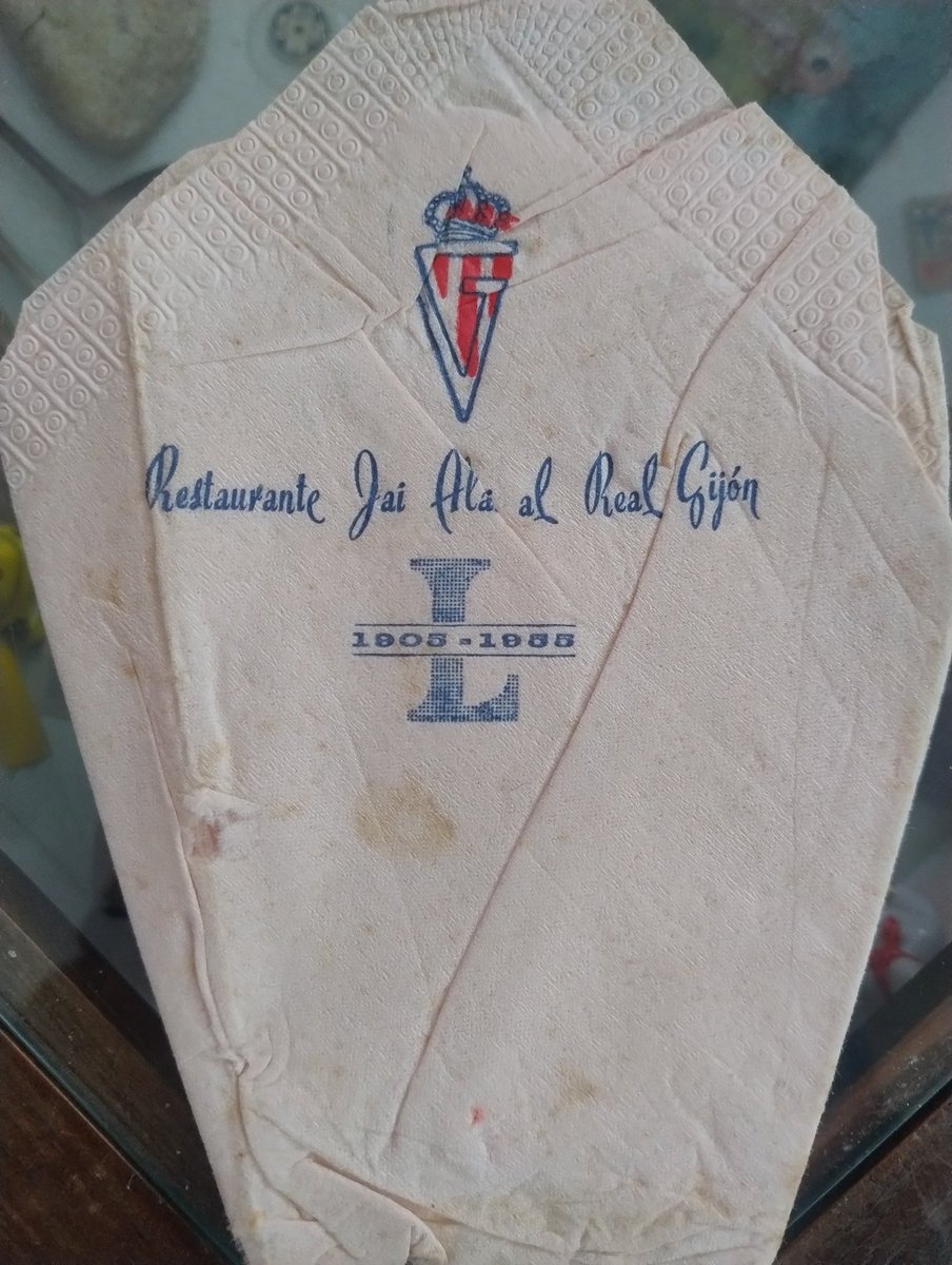 fransm67's tweet photo. @manfredoalvarez @Fritzyustas en el Jai Alai se celebró también el banquete del 50 aniversario, ¡tengo la prueba! https://t.co/7VSSFs0JQ7