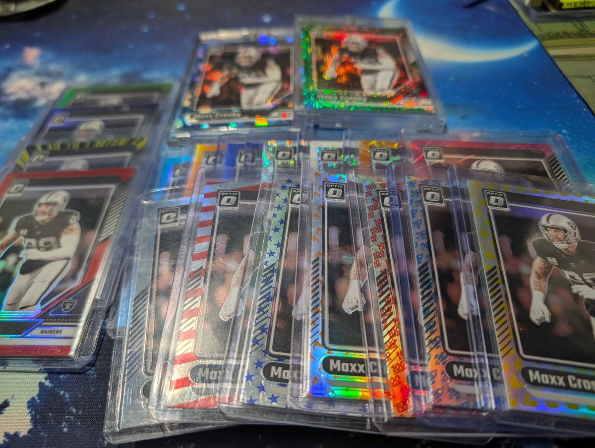 hozajones's tweet photo. @CardPurchaser Trying to find other parallels for 2024 Maxx Crosby #105 I really want the jazz border next. https://t.co/U0NT4YTI0C