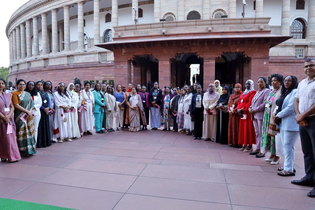 LokSabha_PRIDE's tweet photo. A delegation of Women Parliamentarians from Ethiopia, presently attending a one-week Special Capacity Building Programme on “Leadership for 21st Century Women Professionals” at the National Centre for Good Governance (NCGG), New Delhi, visited the Parliament of India 🇮🇳 today. Shri Ravindra Garimella, Former Joint Secretary, @LokSabhaSectt addressed the delegates during the visit.

The study visit was organised by @LokSabha_PRIDE.

#ParliamentofIndia #StudyVisit #Delegation #Ethiopia #WomenParliamentarians #Leadership #NARIShakti @loksabhaspeaker @NCGG_GoI @LokSabhaSectt @mpa_india @IndiaInEthiopia @MEAIndia @PTI_News @sansad_tv