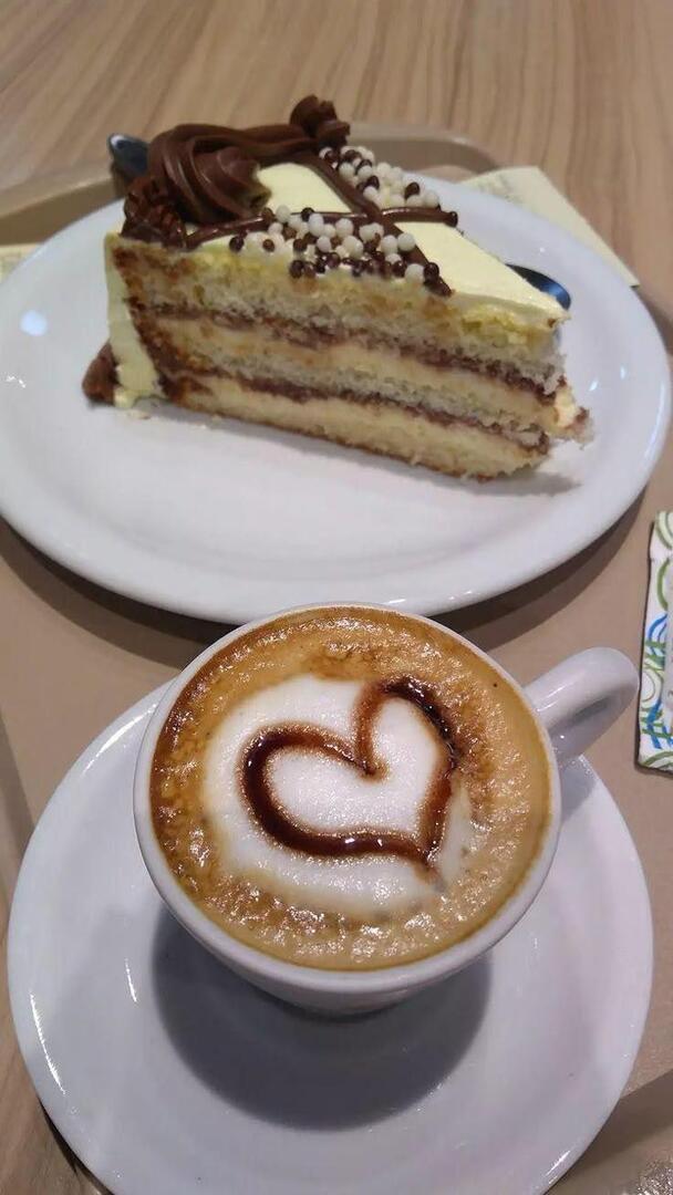 homevsfastfood's tweet photo. [I ate] Cappuccino with heart latte art and a slice of cake.
👉 https://t.co/J4kfnLdrNE
Here are 5 hashtags for your post:

#CappuccinoLove #LatteArt #MorningTreat #CakeTime #BaristaVibes #homecooking #food #recipes #foodpic #foodie #foodlover #cooking #hungry #goodfood #homeco… https://t.co/EvtClBXBqs