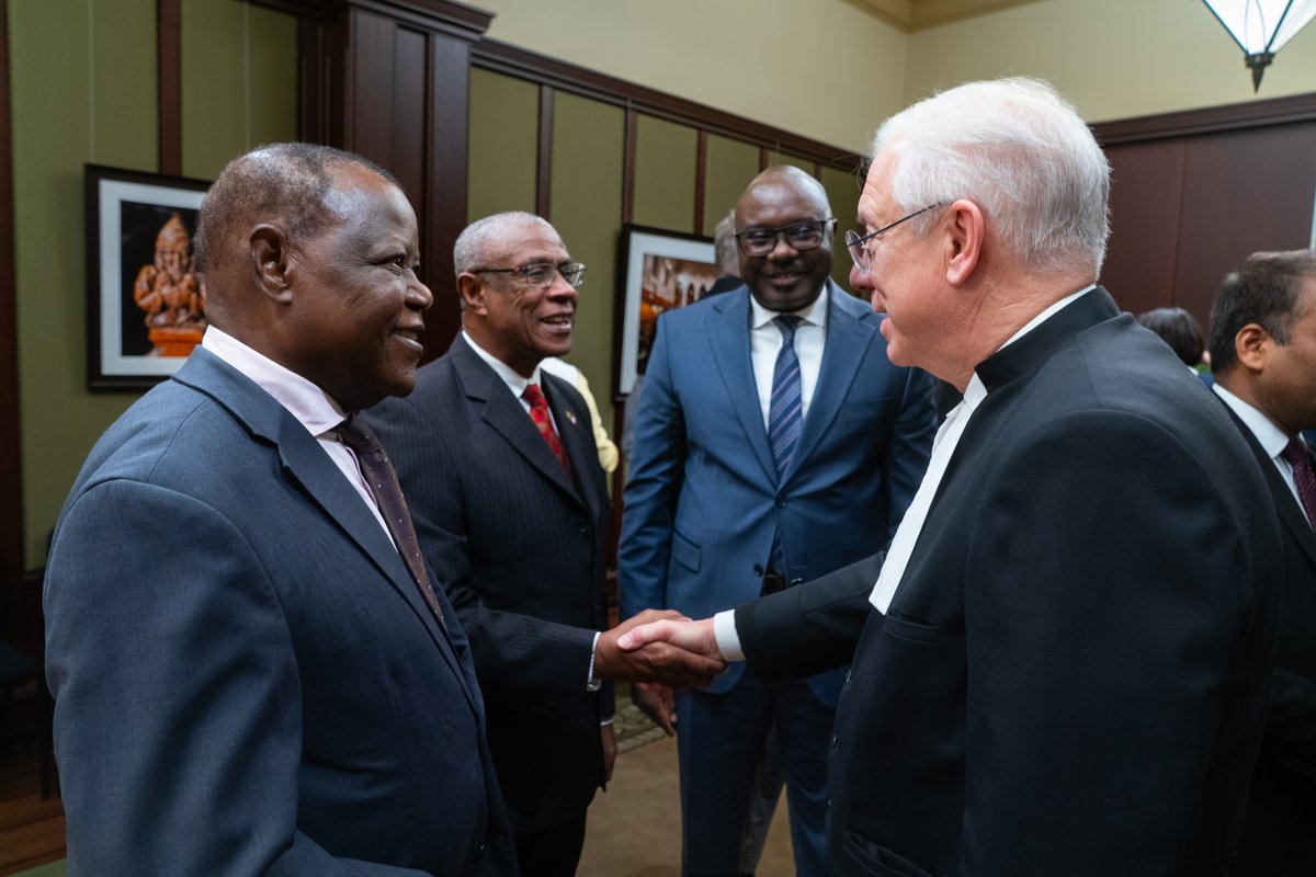ParlDiplomacy's tweet photo. 1/2 #CCOM organized a #CommonwealthDay reception attended by its members, parliamentarians from both chambers, and members of the Commonwealth diplomatic corps https://t.co/oLUE5mUfLl
