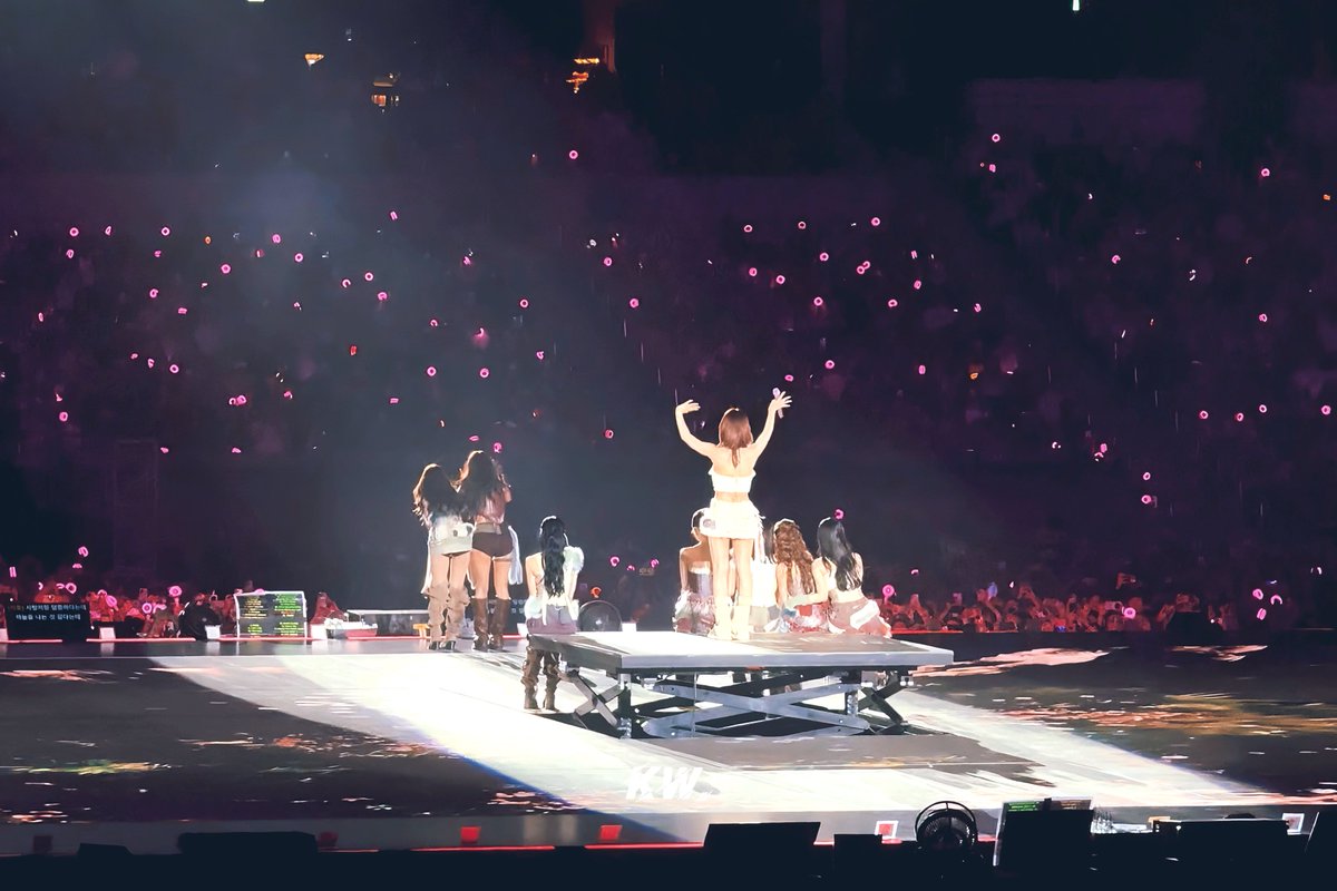 thisisfor_ms's tweet photo. 251206
TWICE
🪽💘

#트와이스 #TWICE #TWICE_THISISFOR_WORLD_TOUR 
#THISISFOR #TWICE_6TH_WORLD_TOUR https://t.co/1TcDkVtu3S