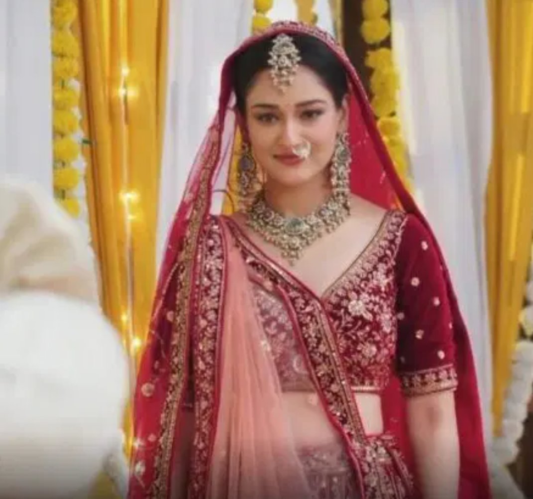 JustShowbiz's tweet photo. Shreya Jain Shares Her Bridal Look Experience in Prathaon Ki Odhe Chunri: Beendani
#ShreyaJain #Beendani 

https://t.co/7ViqTwFms7 https://t.co/Rw0VbG6xo2