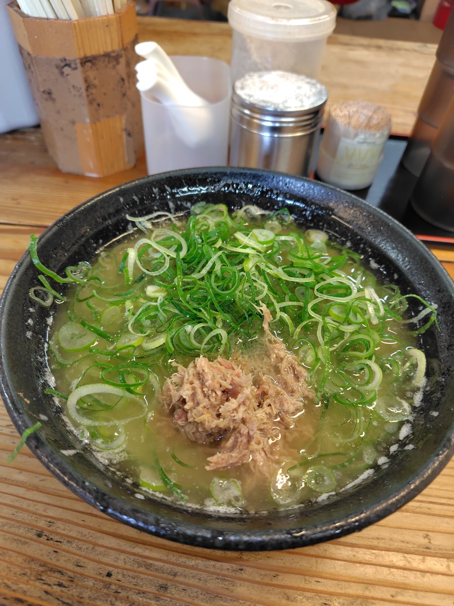 tmsrot's tweet photo. お気に入りの長浜ラーメンが閉店したっぽい(⁠T⁠T⁠)
かなり残念 https://t.co/GFNJz3EvfT
