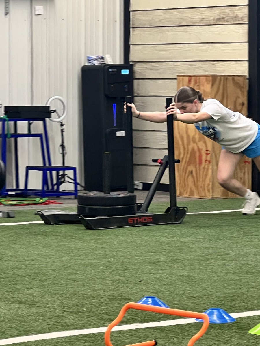 BellaKaye2030's tweet photo. Hitting session with @lanegay3  and weekly session with @BmoElite61041. 10 days until the first tournament!  💪🥎💪🥎

@TexasSoftball @Vol_Softball @LibertySB @CoastalSoftball @CoachDot_LU @ https://t.co/4xvJ0CD84k