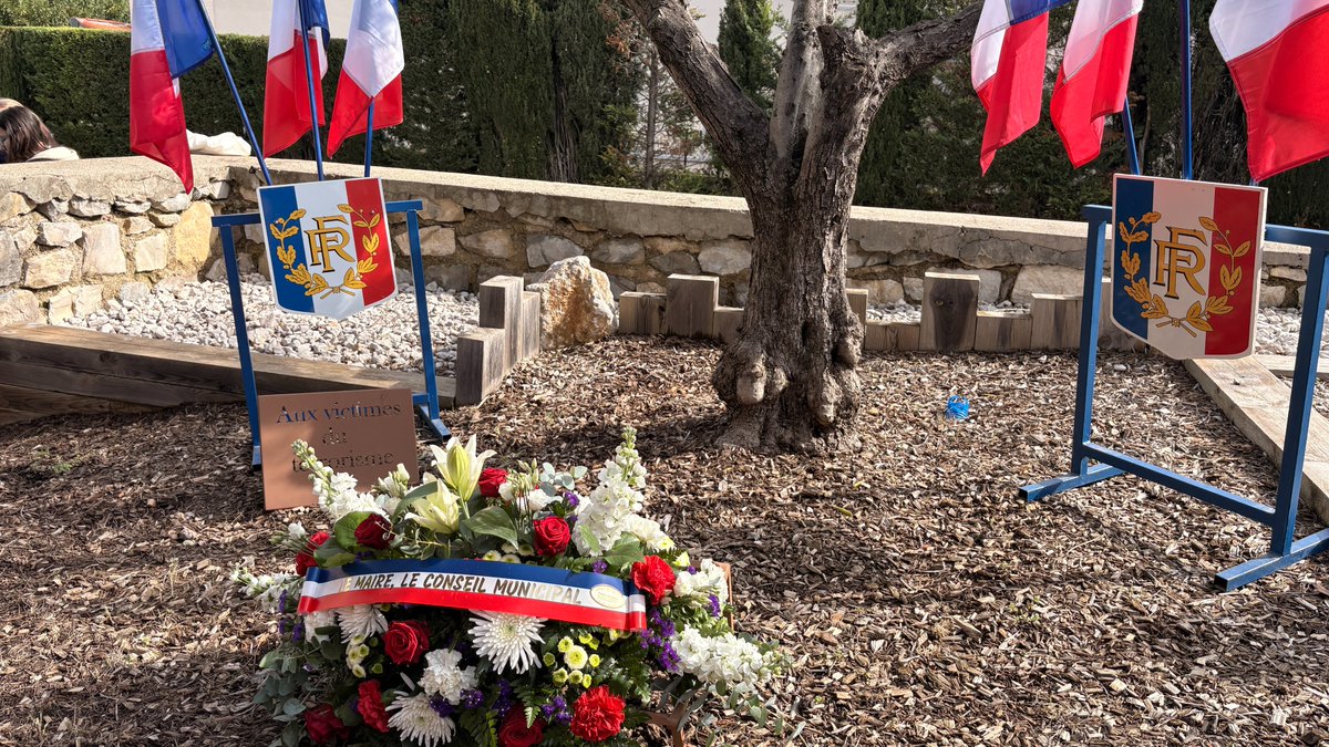 CastelnauleLez's tweet photo. 🇫🇷 Ce matin, au cimetière de la Crouzette, a eu lieu la journée nationale d'hommage aux #victimes du #terrorisme.

Depuis le #11mars 2020, le conseil municipal commémore la mémoire des victimes &amp; réaffirme son soutien aux familles🙏

#11mars #11mars2026 https://t.co/BW6XM2m94h