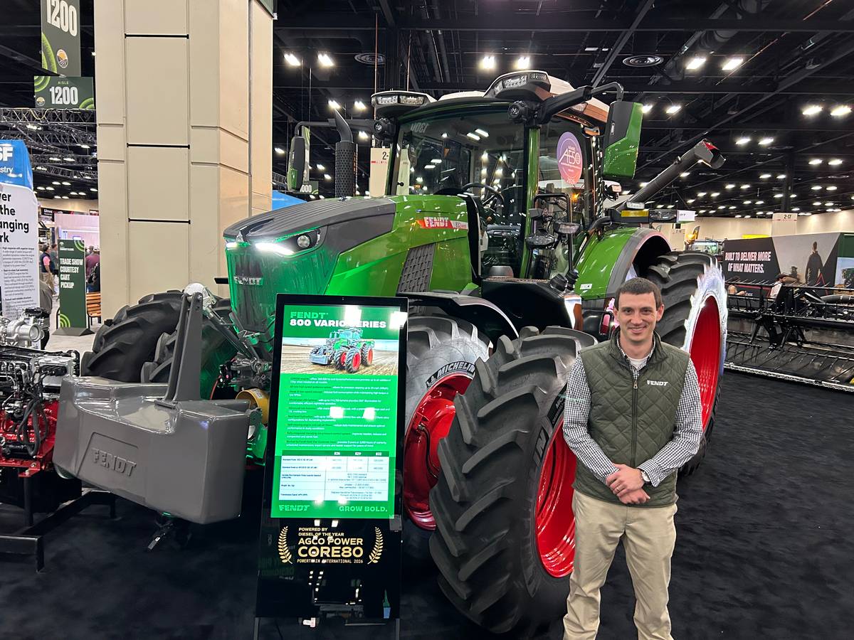 realagriculture's tweet image. Fendt has redesigned its 800 Vario tractor, featuring a new powertrain, enhanced efficiency, and operator comfort. Check out this report from @ComClassic ow.ly/iFup50Ys05Q 
#cdnag #tractors
