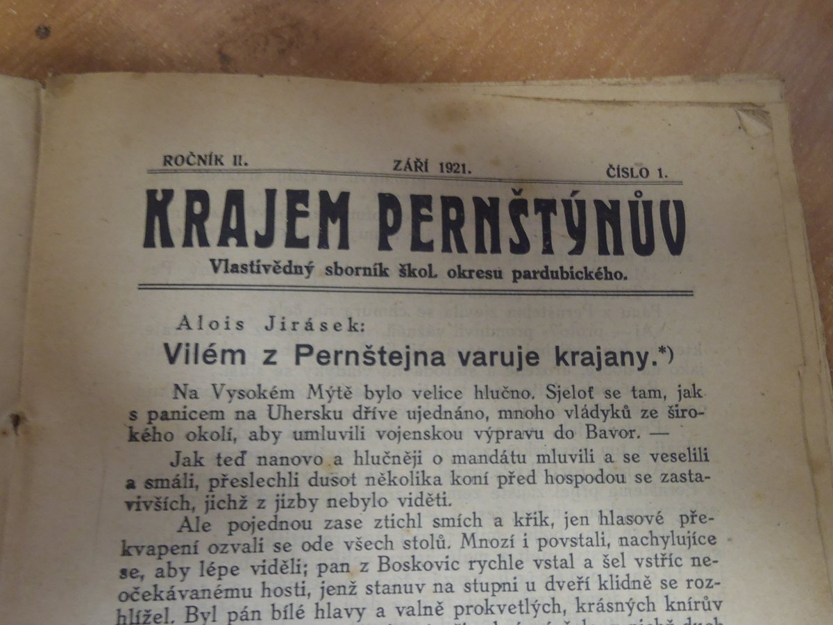 MichalBulis's tweet photo. Krajem Perštýnův - ročník č.2 - 1921-1922 10 čísel ve vazbě  https://t.co/xK6j7bbJ7i https://t.co/J9itEqMWxj