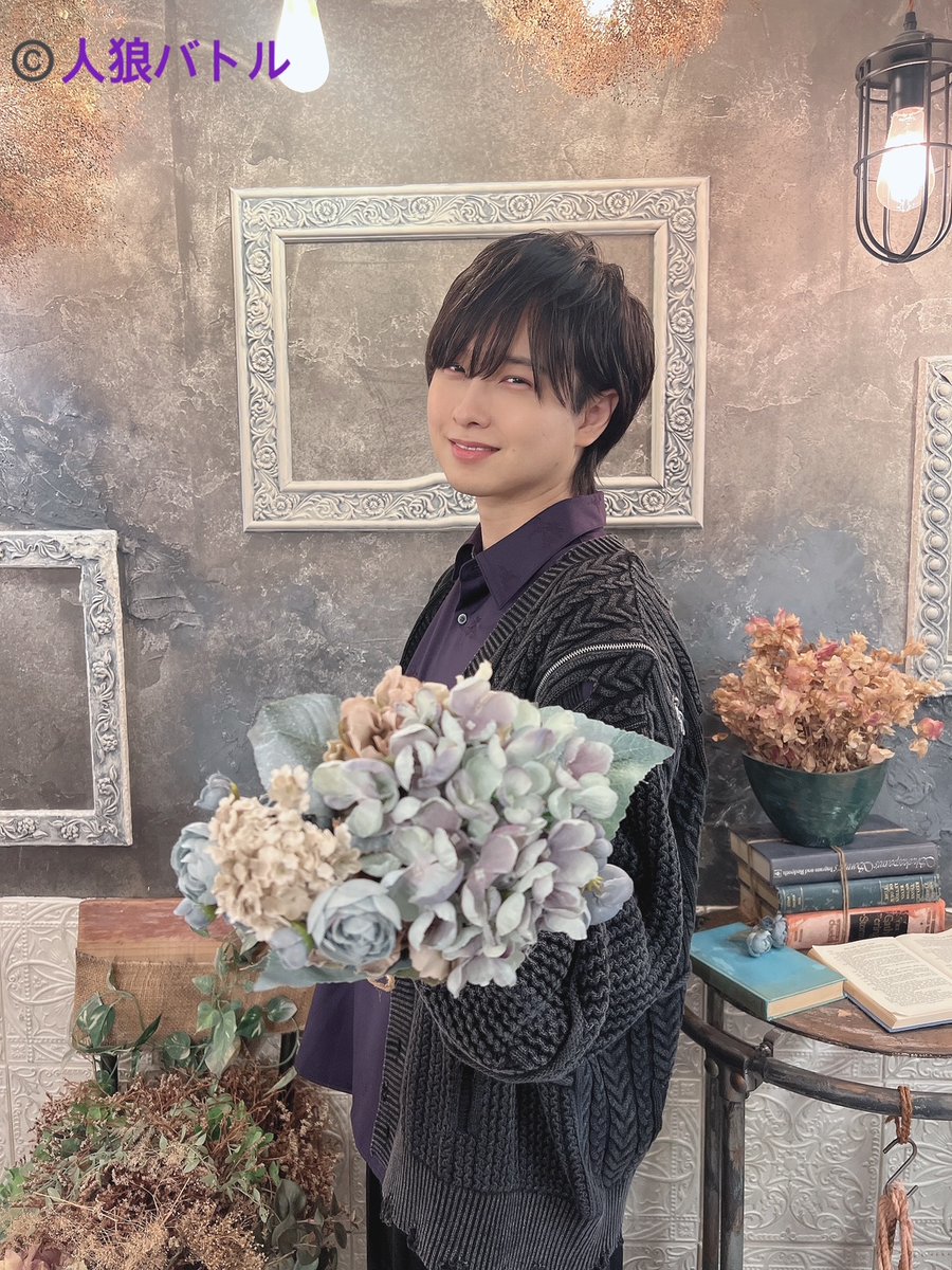 jinroubattle_va's tweet photo. #人狼バトル グッズ用写真
 撮影時のオフショット📸
—————————————
3/29開催 
lies and the truth 2026 MARCH
#寺島惇太 さん(@juntaterashima3)🐺
—————————————
＊チケット抽選受付中▶https://t.co/G5GKWII2NH

出演者の皆様と一緒に推理🐺👨
是非会場にお越し下さい！ https://t.co/BCcUi0R92p