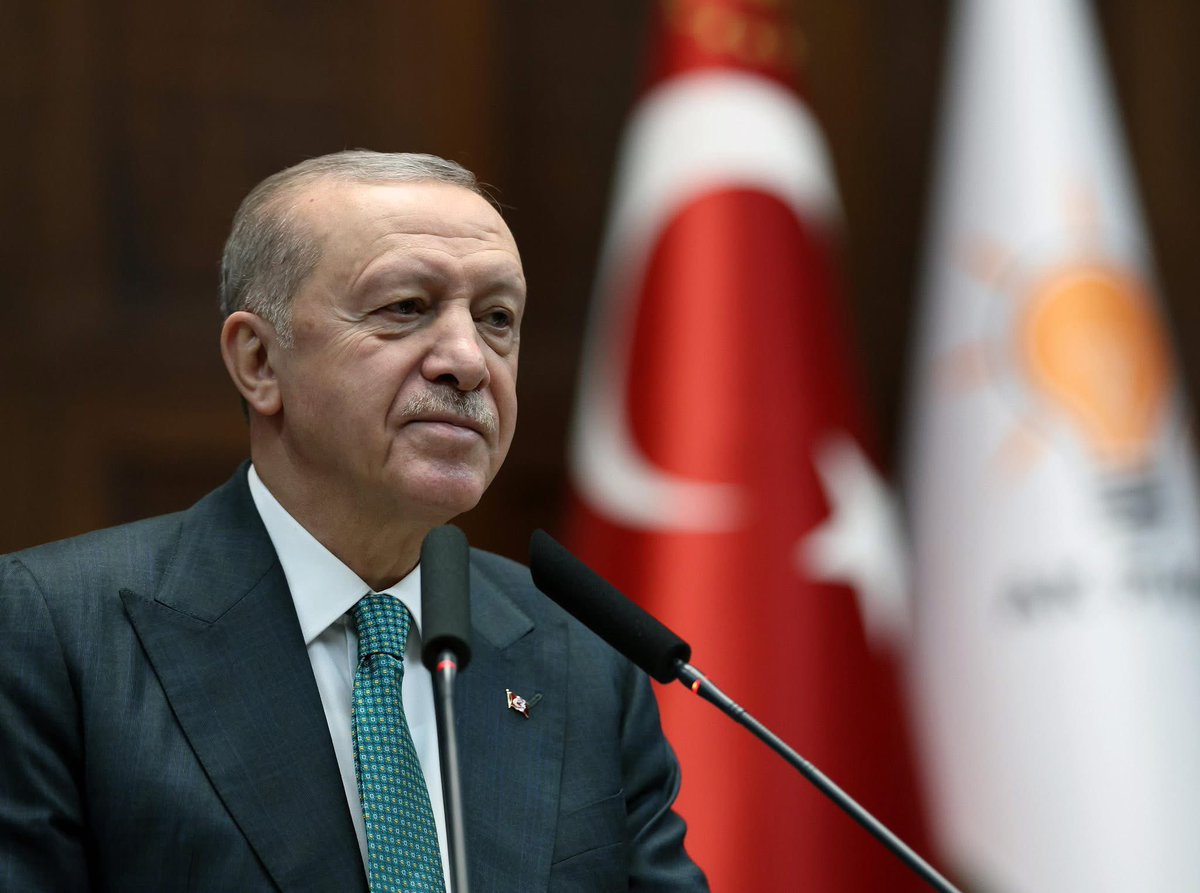 TemelAltunbas's tweet photo. "Türkiye'ye el uzatanın eli yanar, Türkiye'ye dil uzatanın dili yanar." https://t.co/hoF8Dm2dxR