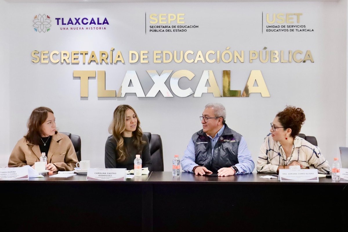 septlaxcala's tweet photo. Autoridades educativas presentaron el programa “Entornos Escolares” a la Fundación Coppel, estrategia orientada a fortalecer ambientes escolares seguros, incluyentes y favorables para el aprendizaje. Más información 👇🏼

https://t.co/GUekMEpy1k https://t.co/kv2P0BQNtW