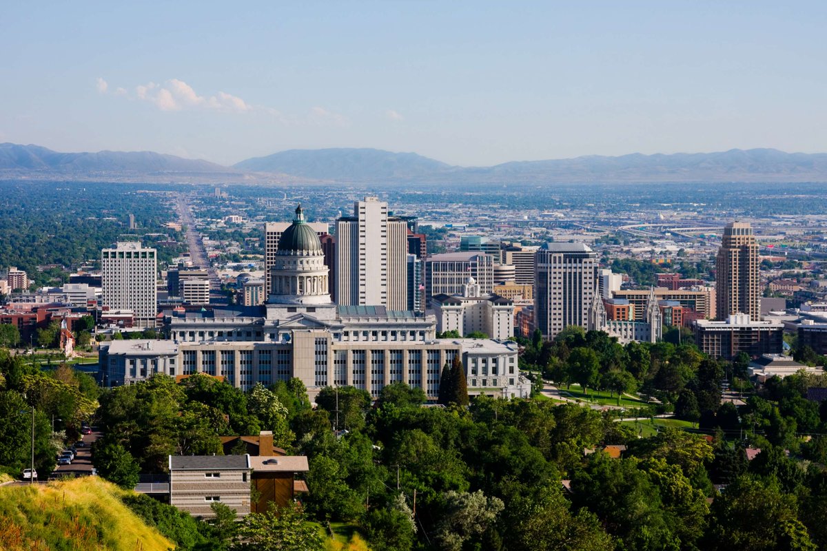 NTSA403B's tweet image. State lawmakers are weighing the Utah Retirement Plan Exchange, a proposal that would create a marketplace where small businesses can compare &amp;amp; offer retirement plans—including IRAs and 401(k)s—to their employees.

🖱️: ntsa-net.org/news/2026/2/le…
#401kPlans #IRAs #RetirementSolutions