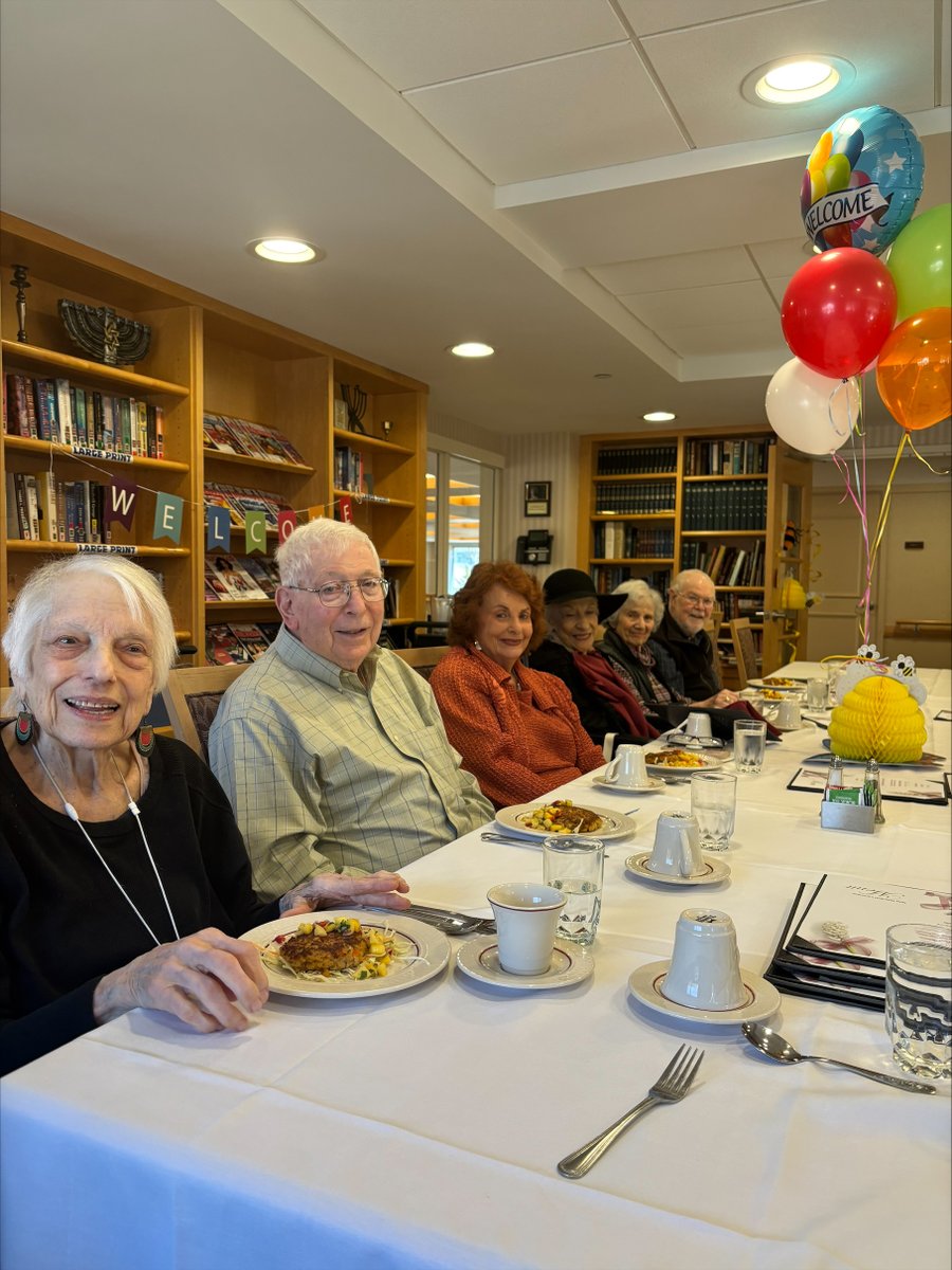 GurwinJewish's tweet image. We were delighted to welcome our newest Gurwin Assisted Living residents at our New Resident Luncheon! Welcome Home!

#NewResidentWelcome #AssistedLiving #Community #SeniorLivingLife #Gurwin #WelcomeHome #Commack #LongIsland #ResidentLife #MakingMemories #SeniorCommunity