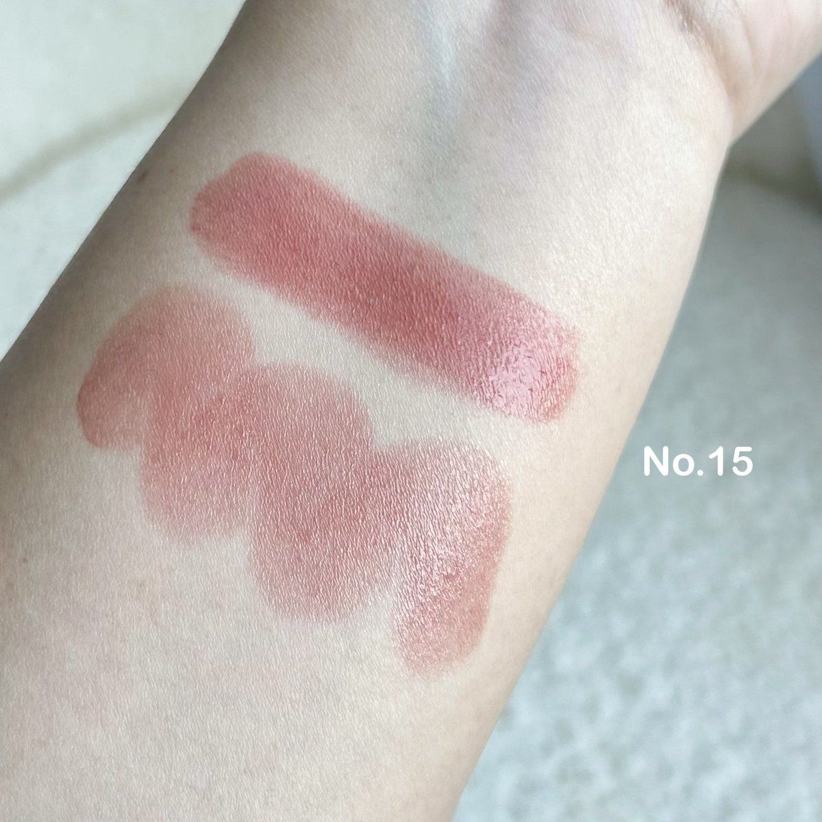 melike_meshare's tweet image. KATE LIP MONSTER  คือเริ่ดจริง เนื้อดีมาก ทาแล้วสวยแพง ผู้ดี ไม่เอะอะ มีความฉ่ำวาวในตัว ปากดูอิ่มสุขภาพดีเหมือนดื่มน้ำเพียงพอ ความจึ้งคือติดทนด้วย เห็นเนื้อแบบนี้แต่ทิ้ง stain ชัดเลยล่ะ #ใช้ดีบอกต่อ #KATE #KATELIPMONSTER