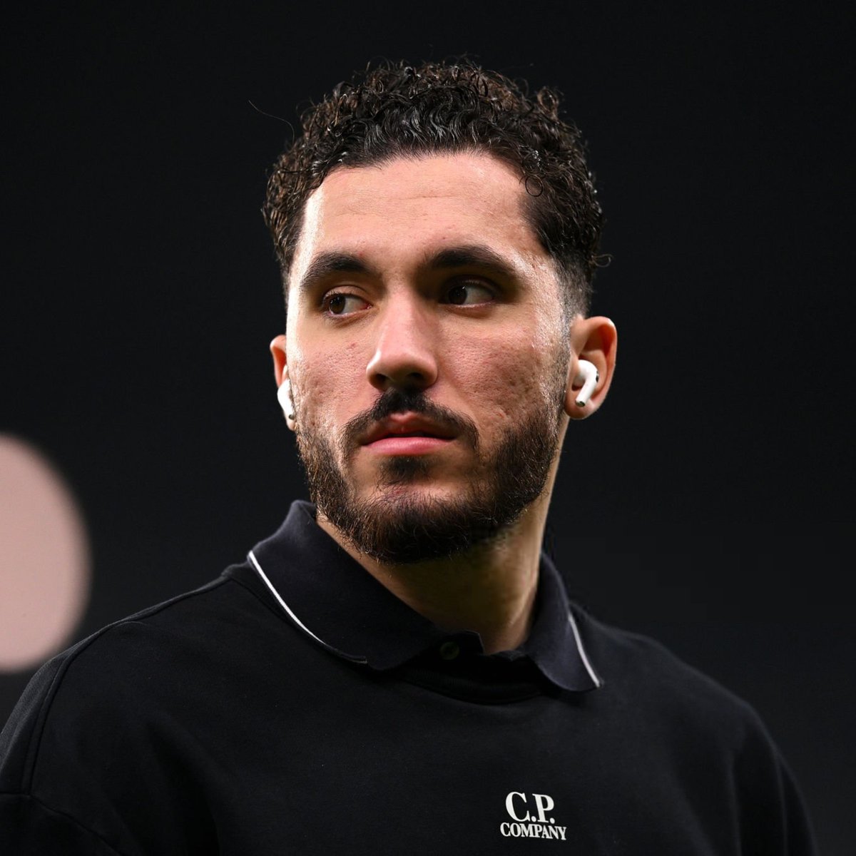 Vibes Foot tweet media