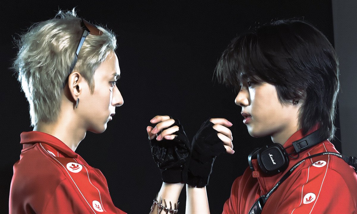 ₘₑₑₙ tweet media