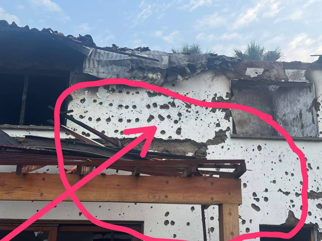 [#RDC : On appelle ça les impacts des éclats,pas impacts des balles...

Aucune guerre on peut gagner avec les bombardements !

Seul un dialogue national inclusif 👇]