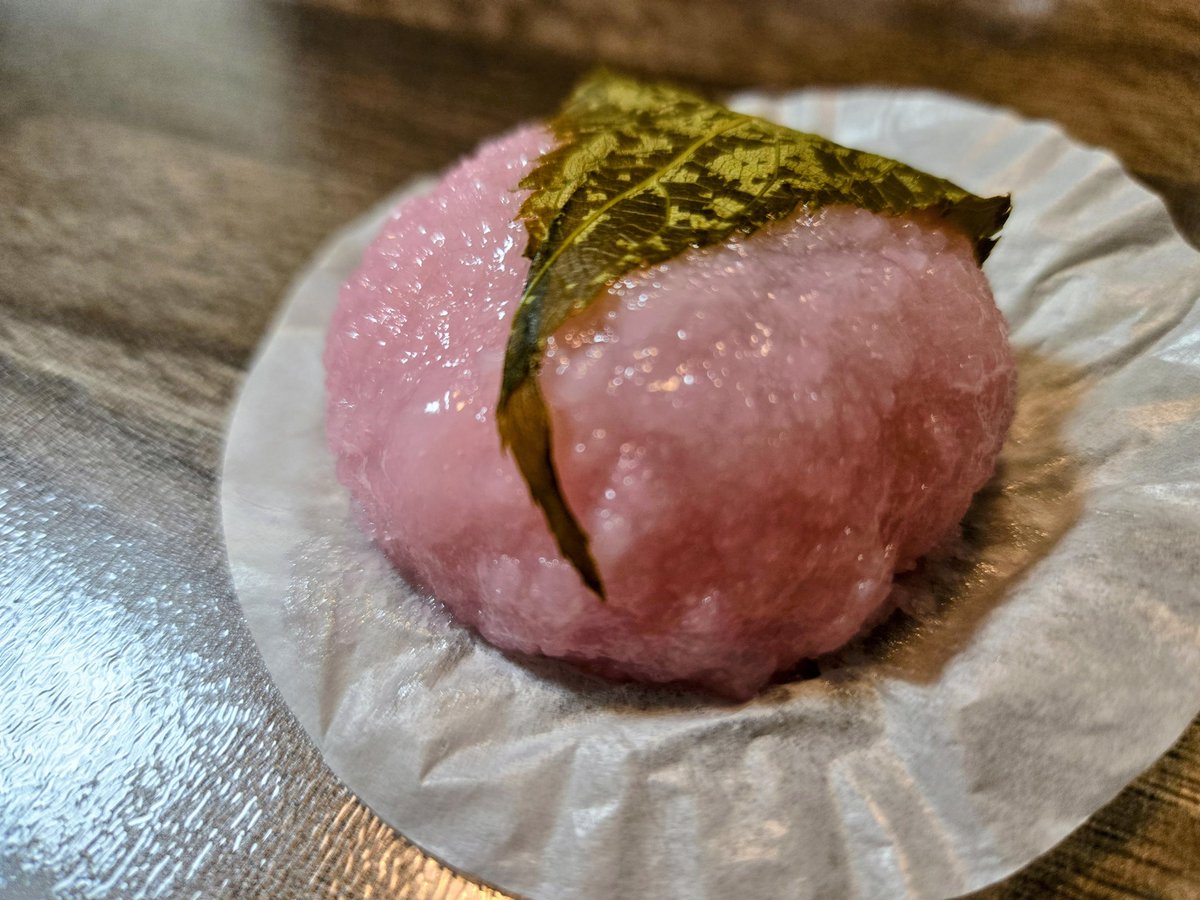 kcmf27's tweet photo. 🐵様が大好物さくらもち買ってきてくれた🤤 https://t.co/d4WNMWt22G