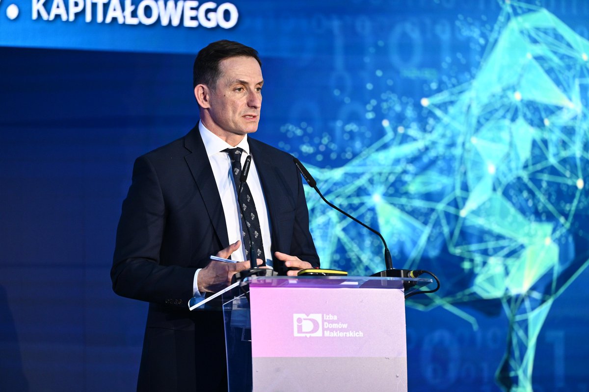 Urząd KNF tweet media