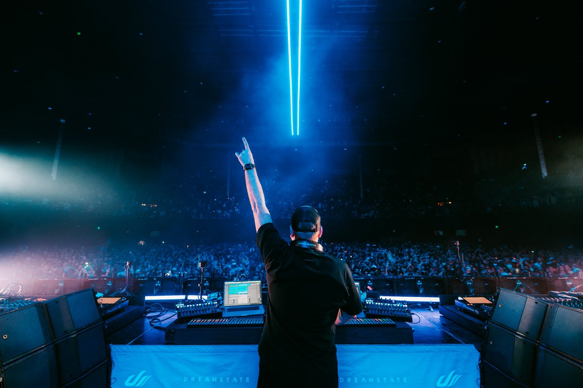 PAULVANDYK's tweet photo. Countdown to @DreamstateUSA Vancouver with a flashback to #DSSF last Saturday… see you tonight!

PS more pix now on https://t.co/tQ1F8WMlMO https://t.co/DeuIzwjy77
