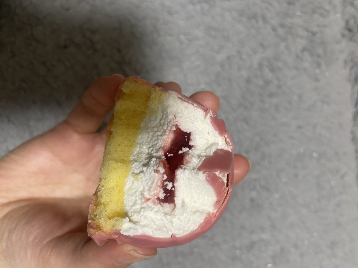 ローソンのショコラドームいちごうますぎる！！🍓