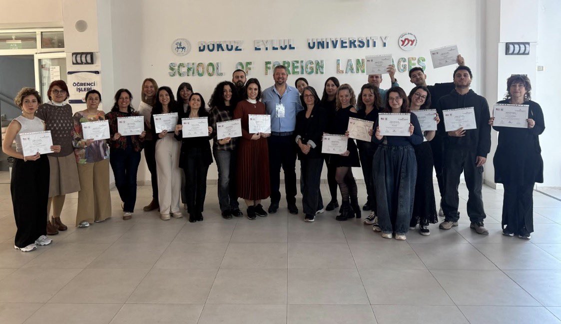 Yüksekokulumuzun ev sahipliğinde, DEÜ YDY Öğretim Görevlisi Oktay Mutlu tarafından verilen, AIETP 2026 kapsamında düzenlenen ve toplam 5 farklı günde gerçekleştirilen 10 saatlik “İngilizce Öğretiminde Yapay Zekâ Kullanımı” eğitim programının 1. grubu başarıyla tamamlandı.