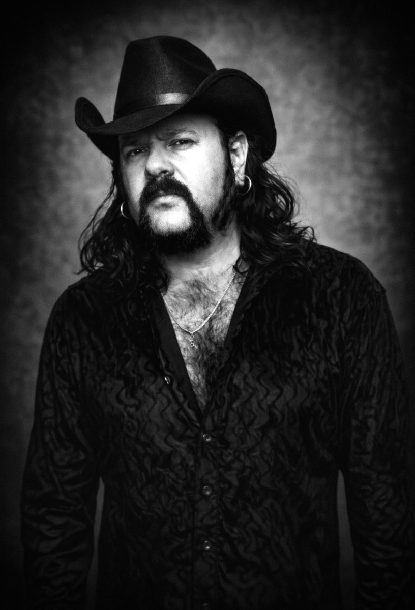 Legionista83's tweet image. On this day in 1964, Vinnie Paul was born in Abilene, Texas. 🕊️
