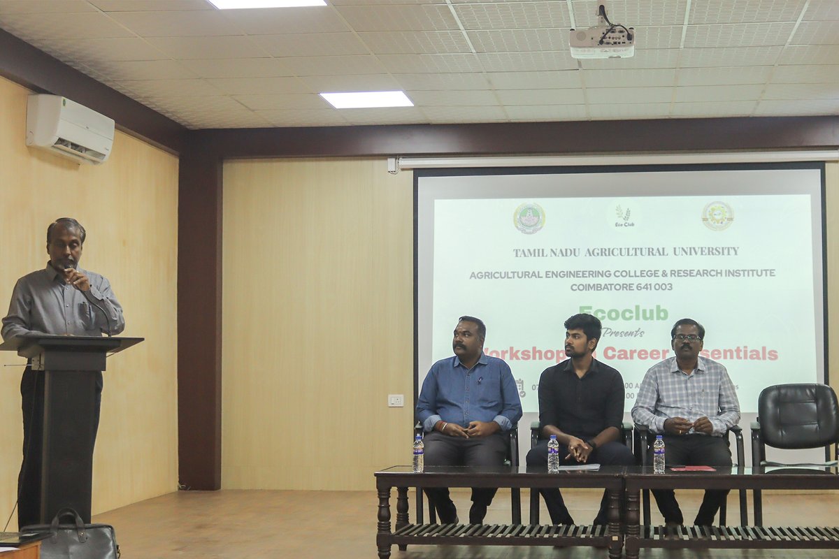 LeadersDesk's tweet photo. Conducted the “Resume to Recruitment” workshop at AEC&amp;RI, TNAU, organized by the Eco Club of the Energy &amp; Environmental Engineering Department covering resume building, GD strategies, &amp; interview readiness.

Grateful to the Dean, faculty, &amp; Eco Club team for the opportunity. https://t.co/I09X3rEstK