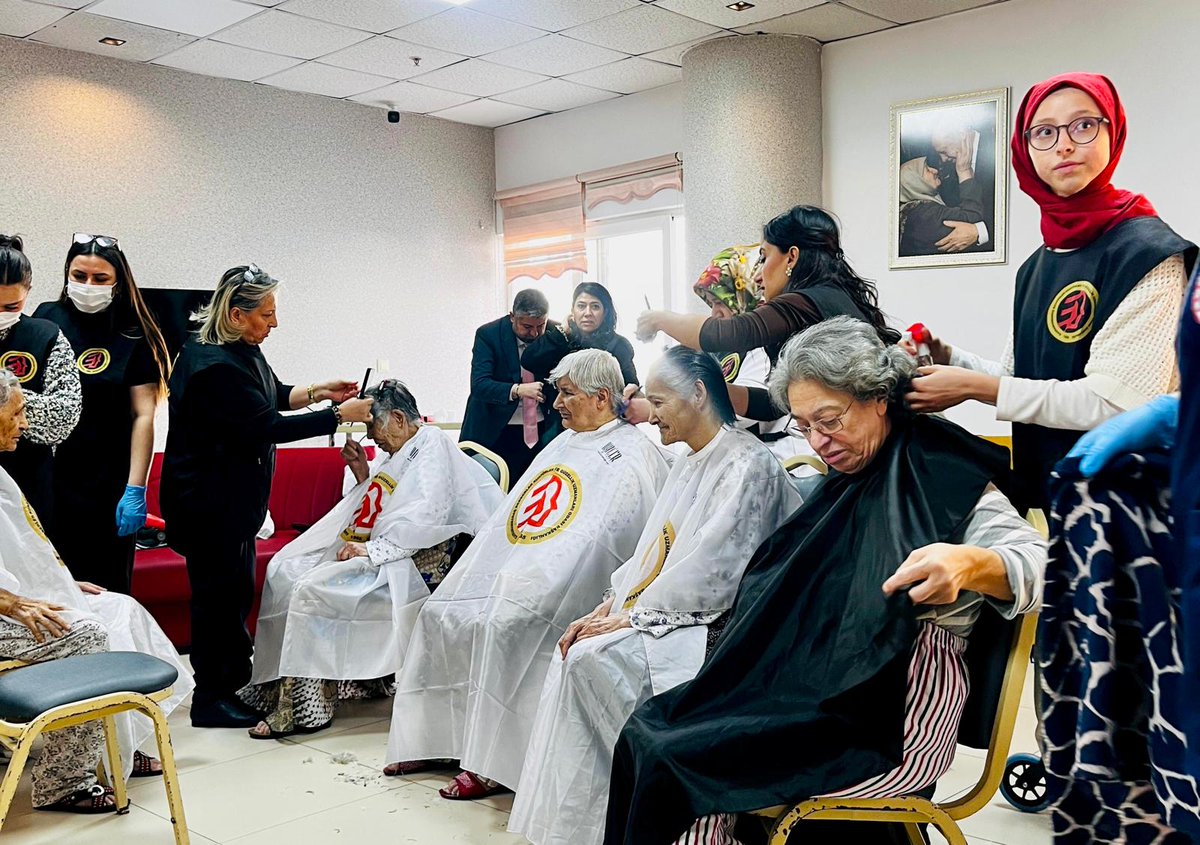 KAHRAMANMARAŞ HUZUREVİNDE BAYRAM SEVİNCİ 
Kahramanmaraş’ta Ramazan Bayramı öncesinde huzurevinde kalan yaşlı vatandaşlara yönelik anlamlı bir ziyaret gerçekleştirildi. memleket46.com/kahramanmaras-…