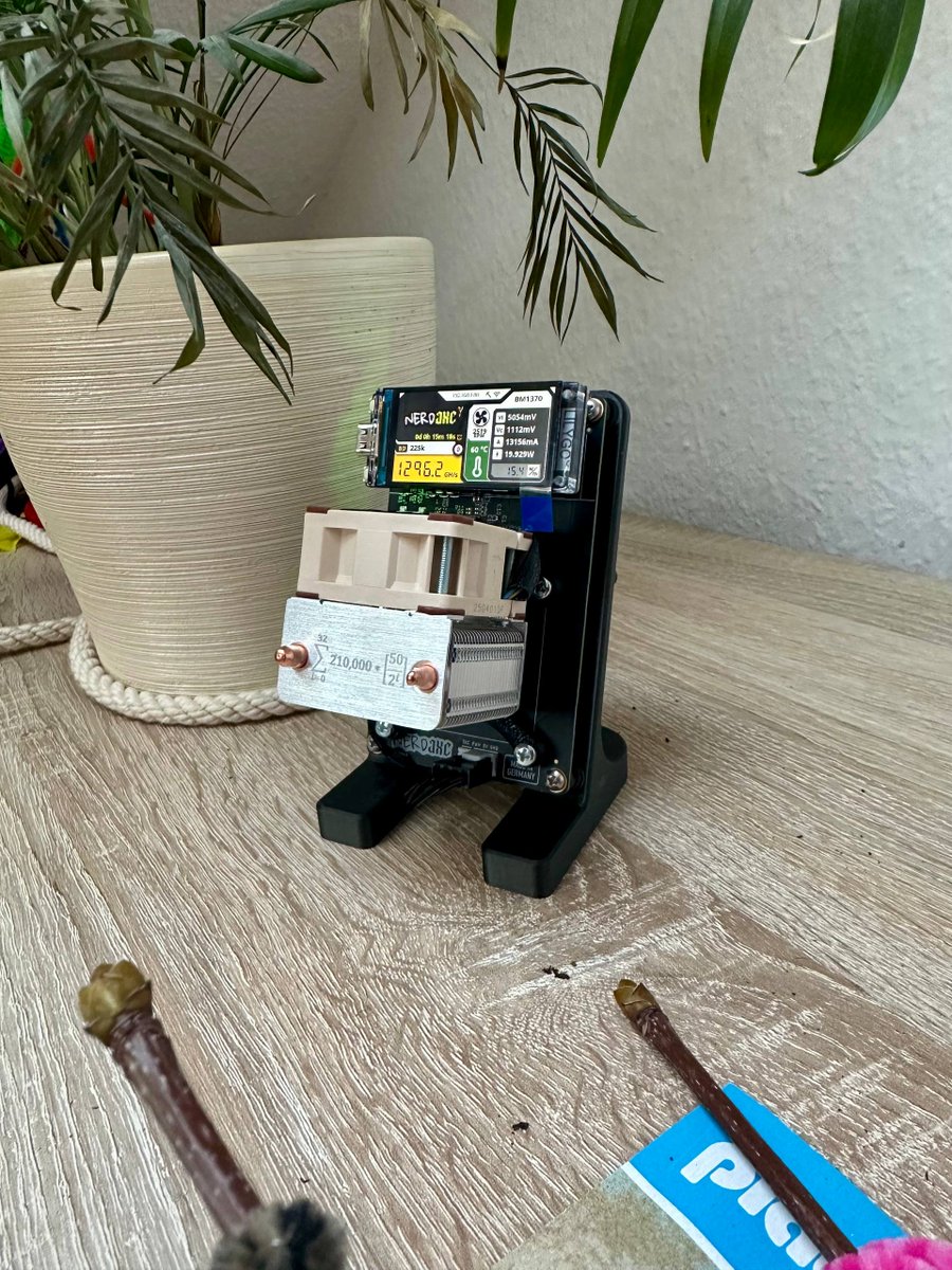 Pleb_Style's tweet photo. Show me your Home Miner 🔥🧡💪🏻💥

#Cypherpunkweek https://t.co/en5DW2zkyU